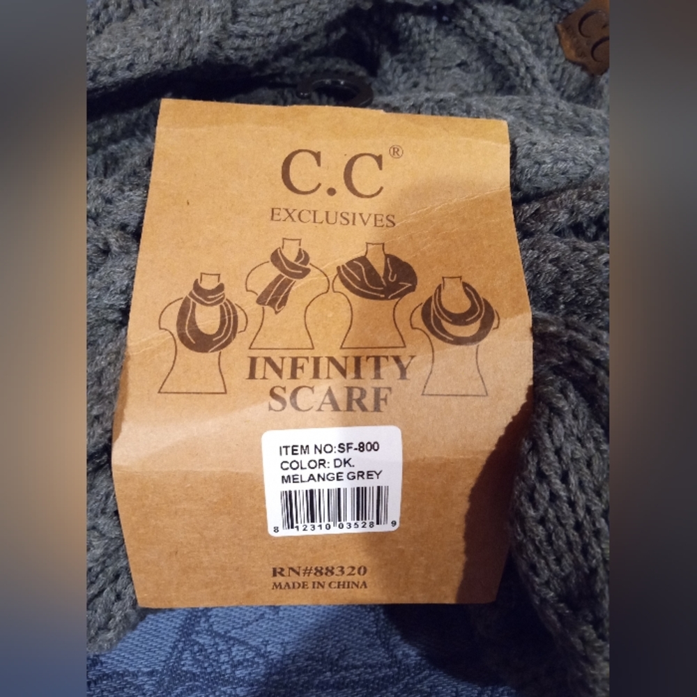C.C. Exclusives Grey Infinity Scarf - Picture 6 of 6